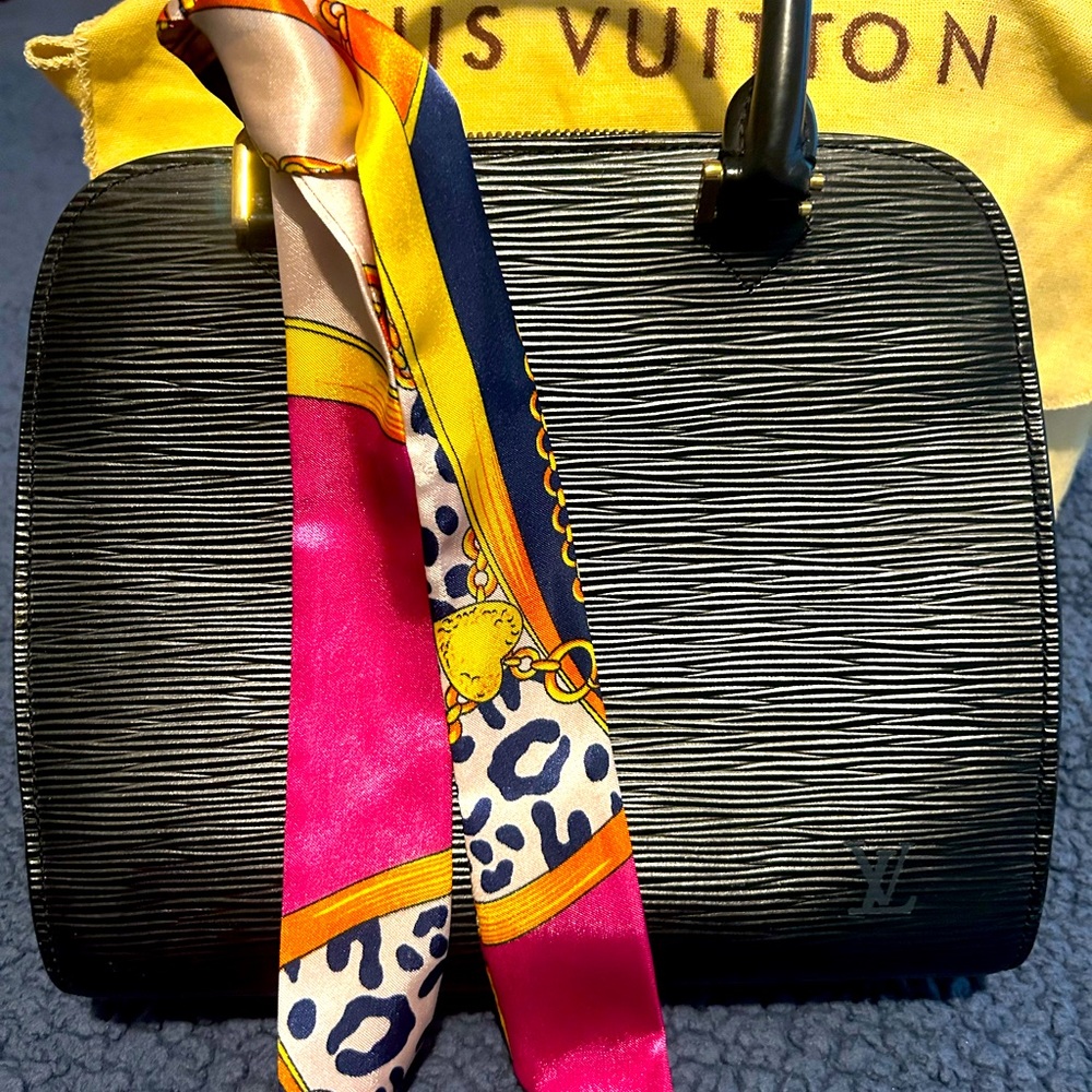 LV epi handbag w/ bifold epi wallet